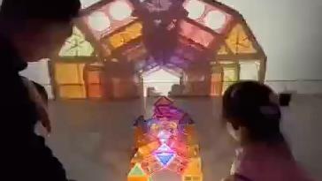 Dad's DIY kaleidoscope brightens daughter's day