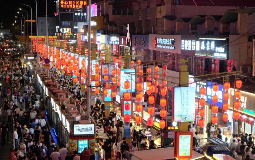 Night market boosts local economy in NW China's Ningxia