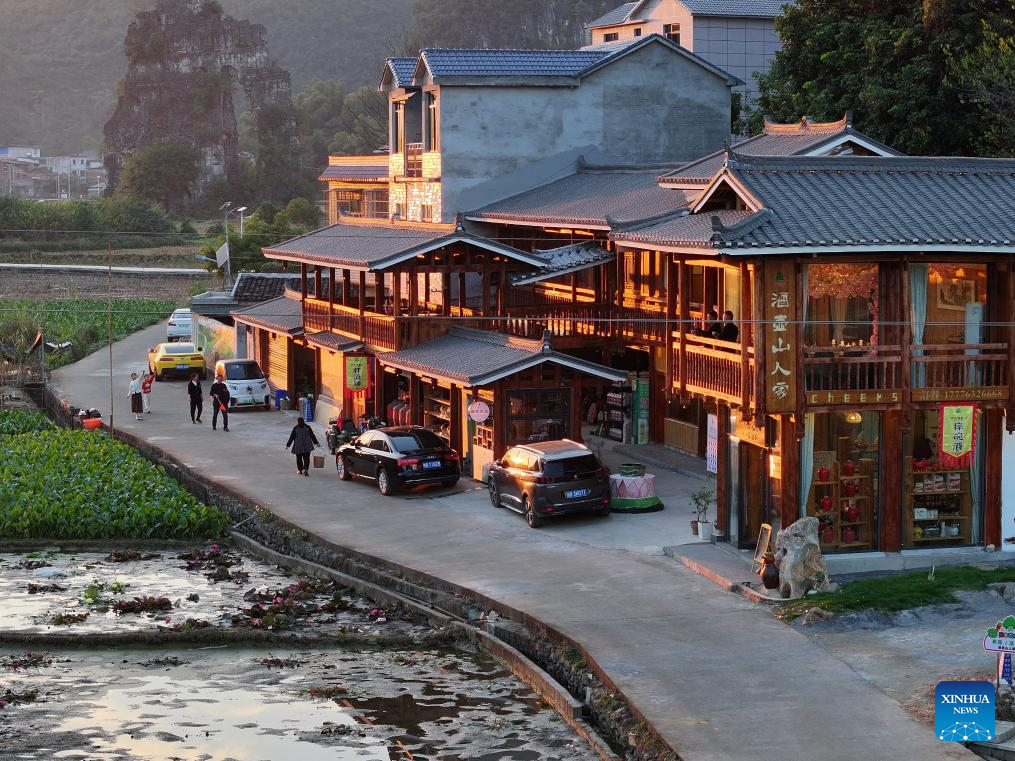 Tourism blooms in Liujiang District, south China's Guangxi