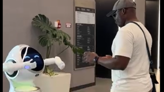 Shenzhen's new science and tech museum shines as tourism landmark